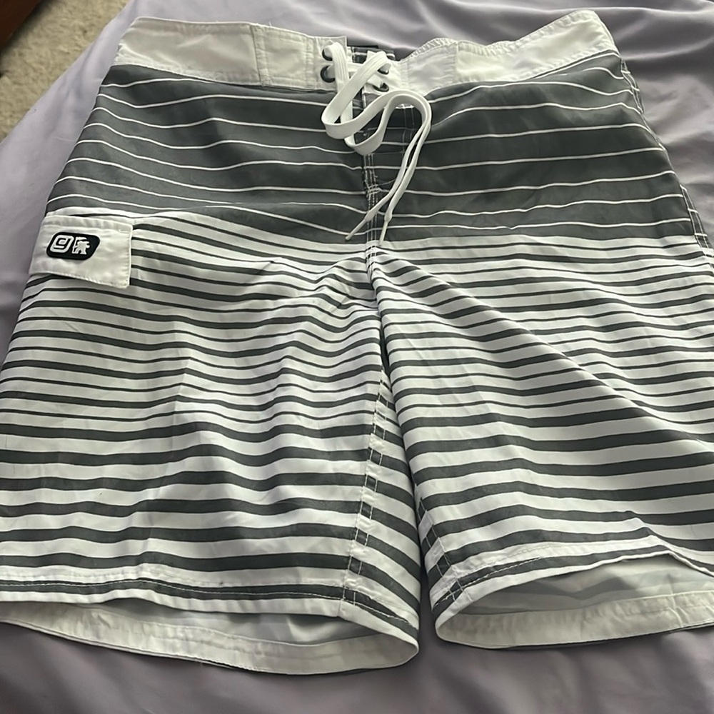 Men’s Swim trunks. Size medium. 9” inseam